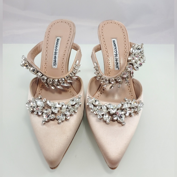 NWT$1,395 Manolo Blahnik Lurum 90 Crystal-embellished Satin Mules Heels Sz 37 - Picture 5 of 16